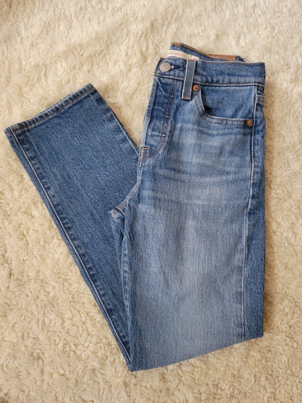 Levi's Wedgie Straight in Jazz Jive Sound Med Blue | 23 | 24" Inseam - Picture 16 of 16